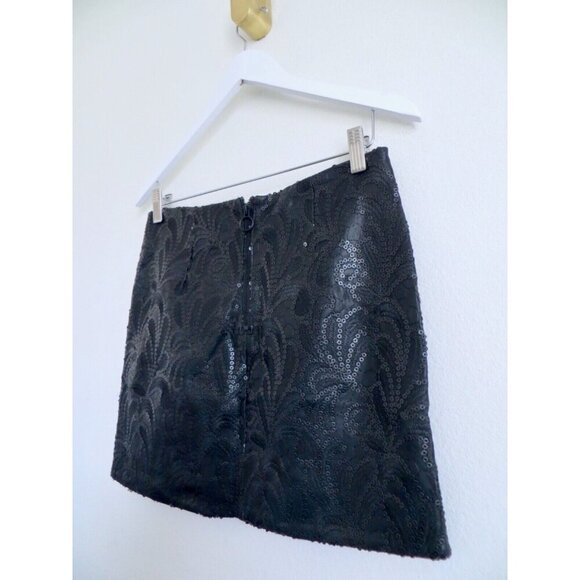 NEW! Blank NYC Vegan Leather Black Sequined Embroidery Detail Mini Skirt SZ 26 - Picture 11 of 14